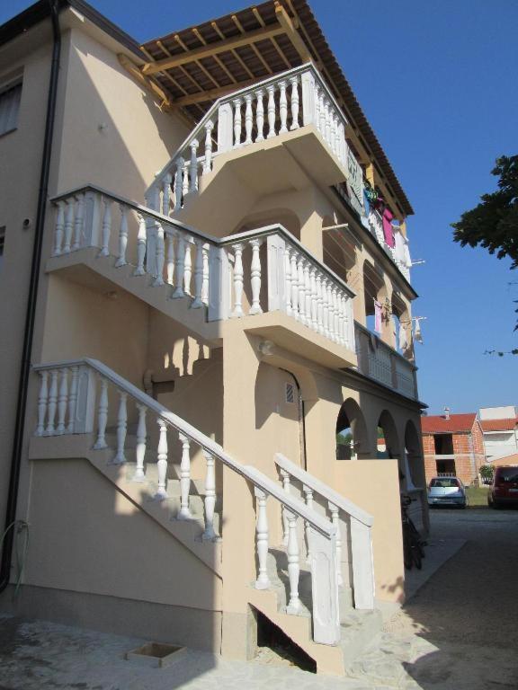Apartments Ninske Vodice المظهر الخارجي الصورة