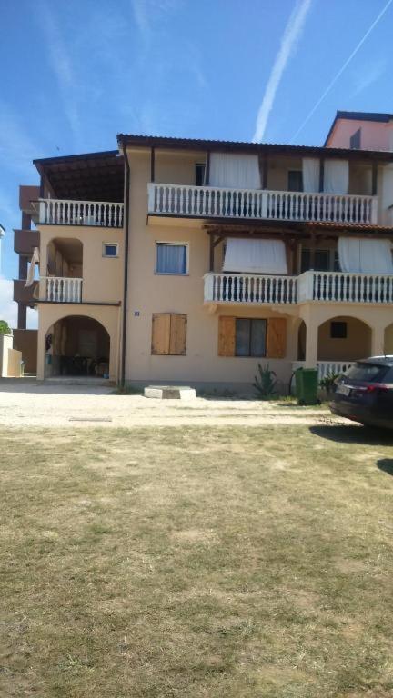 Apartments Ninske Vodice المظهر الخارجي الصورة